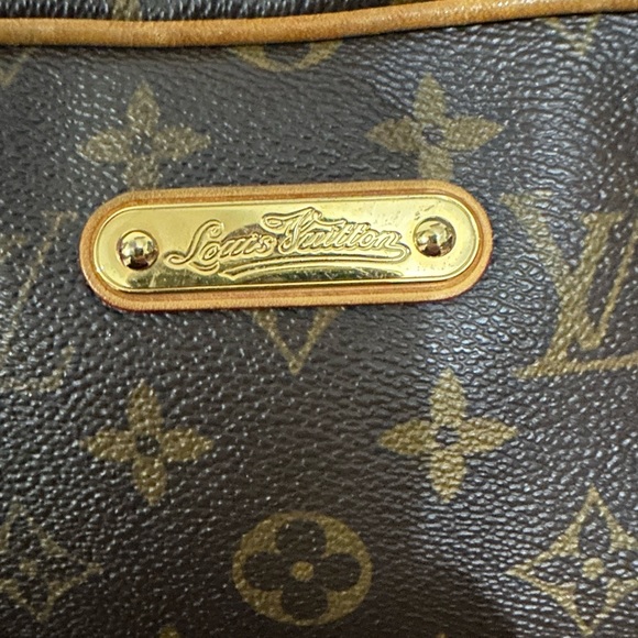 LOUIS VUITTON
Monogram Montorgueil bag - Picture 12 of 16